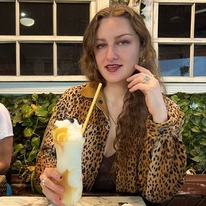 Meet your Posher, Holly